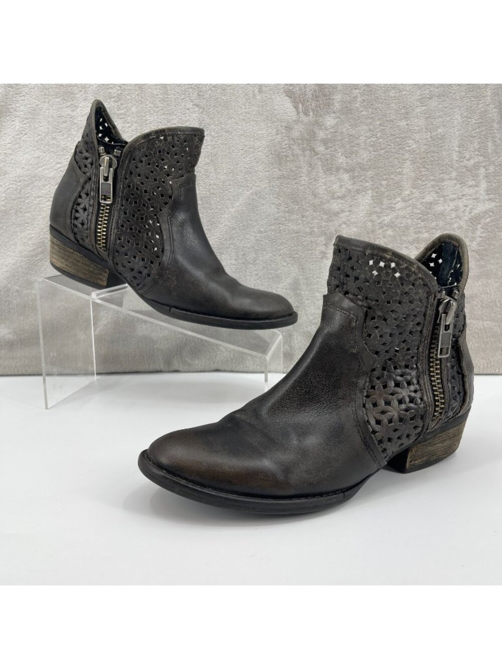 Circle G Women's 9M Black Grey Leather Cutout Shortie Western Ankle Boots Bootie